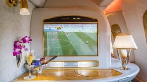 湖人掘金对决球员刷新三双历史纪录，三双次数达635次，占比32%